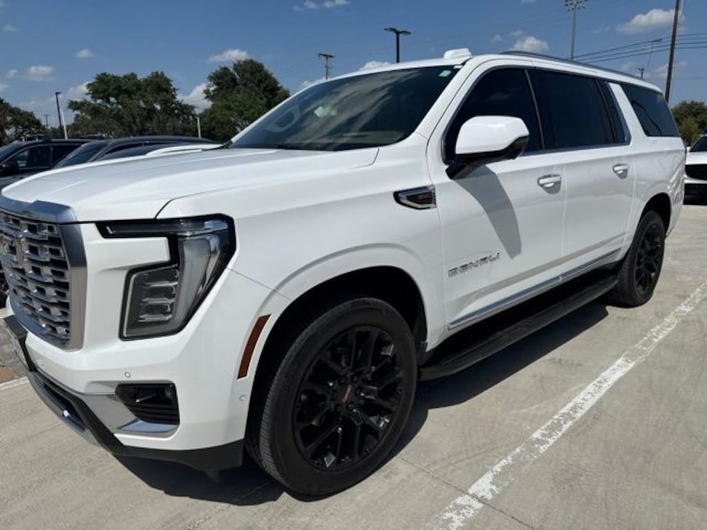 Used 2025 GMC Yukon XL Denali SUV