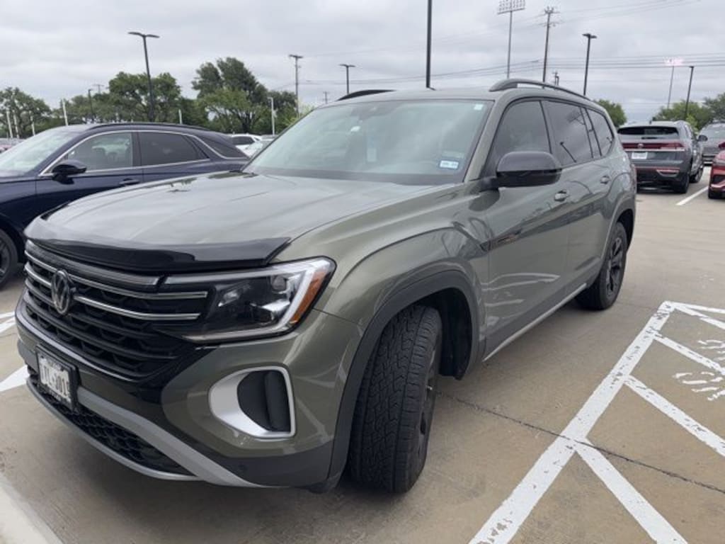 Used 2024 Volkswagen Atlas 2.0T Peak Edition SE w/Technology SUV
