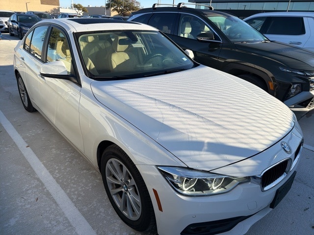 2018 BMW 3 Series 320i's photo