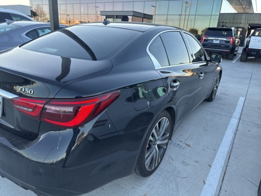 Used 2018 INFINITI Q50 Hybrid Luxe Sedan