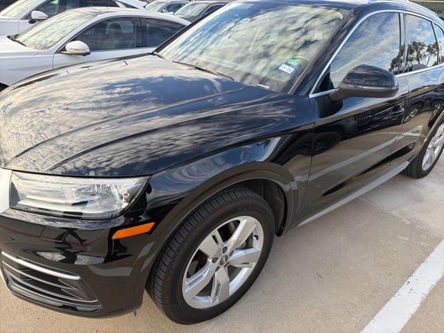 2019 Audi Q5 Premium's photo