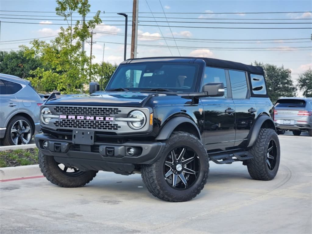 Used 2023 Ford Bronco Badlands SUV