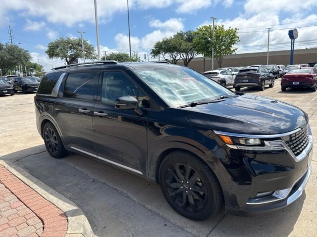 Used 2022 Kia Carnival SX Prestige MPV