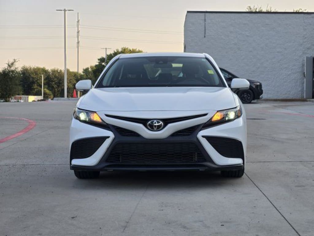 Used 2021 Toyota Camry SE Sedan