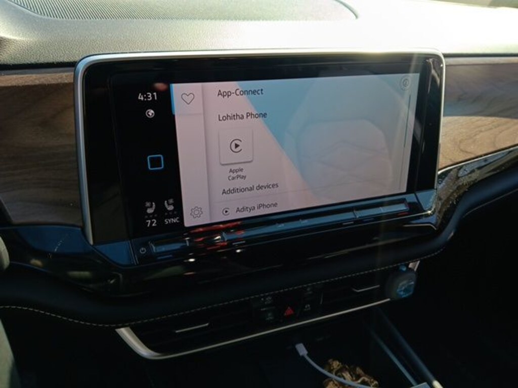 Used 2024 Volkswagen Atlas 2.0T SE w/Technology SUV