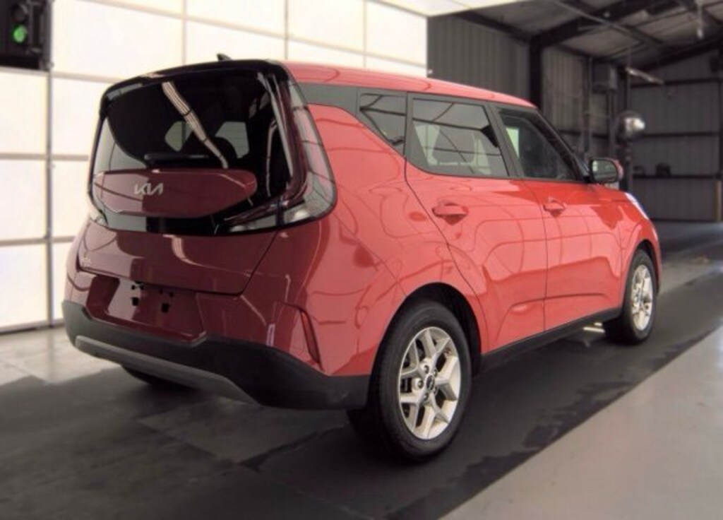 Used 2024 Kia Soul LX Hatchback
