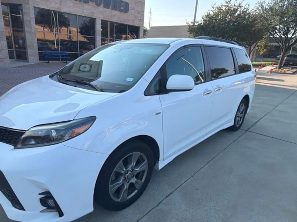 Used 2019 Toyota Sienna SE Van