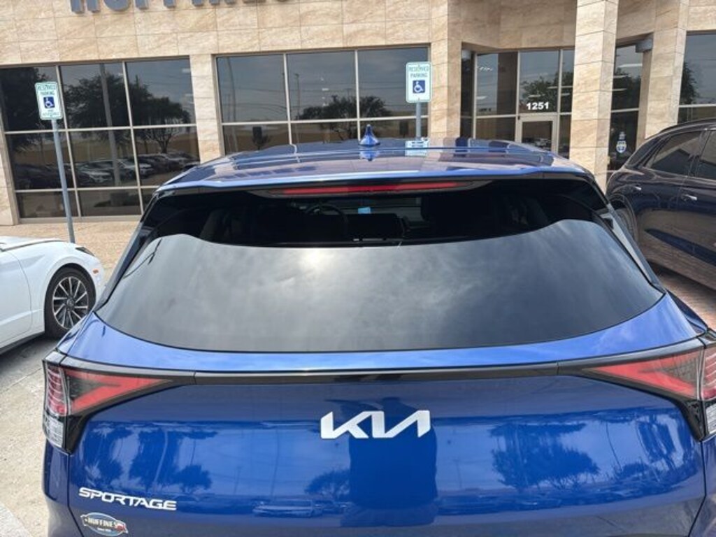 Used 2025 Kia Sportage EX SUV