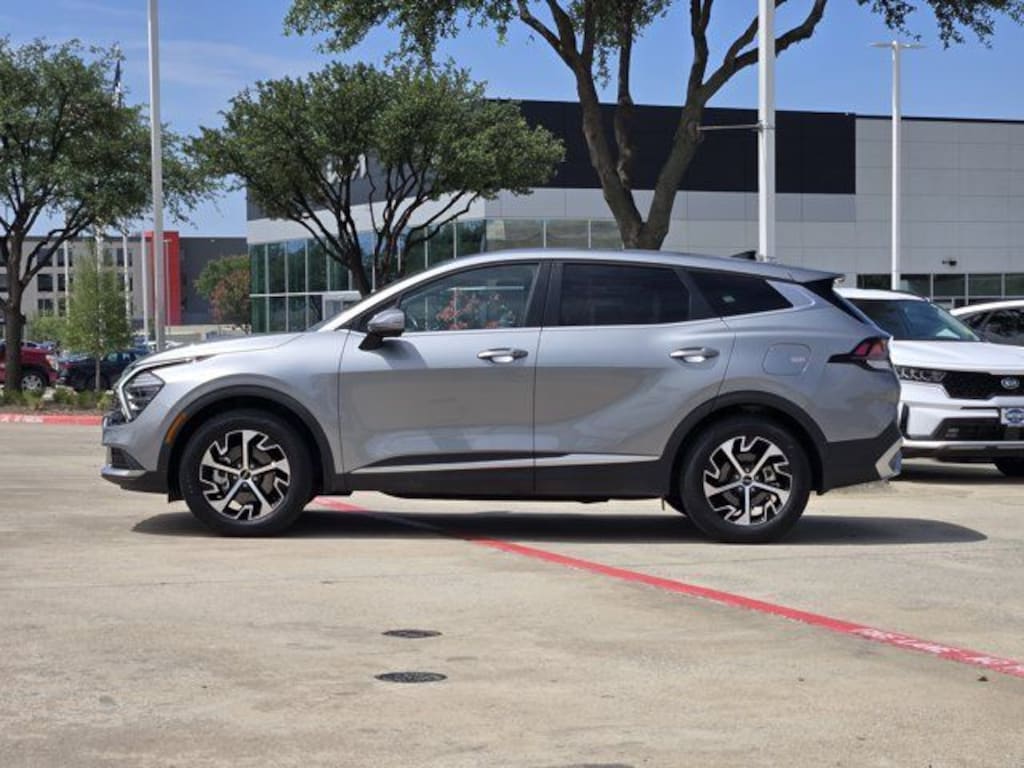 Used 2024 Kia Sportage EX SUV