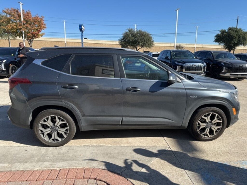 Used 2021 Kia Seltos EX SUV