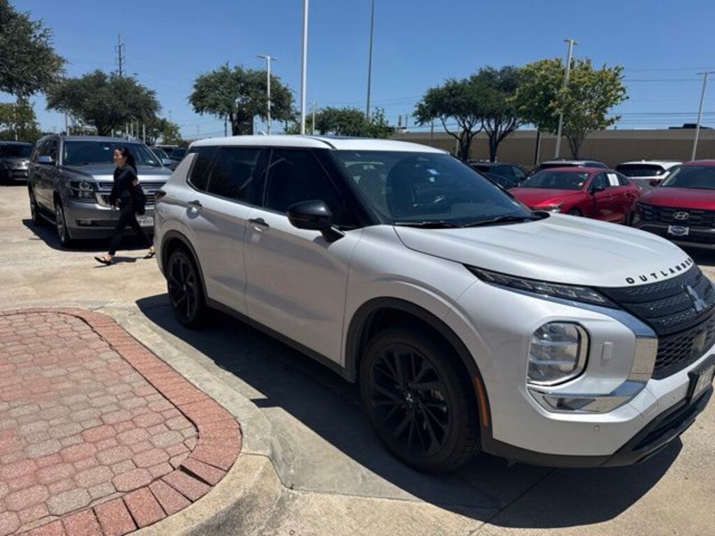 Used 2023 Mitsubishi Outlander SEL SUV