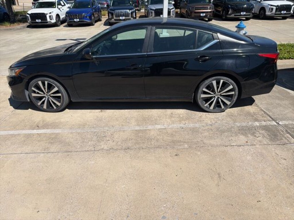 Used 2020 Nissan Altima 2.5 SR Sedan