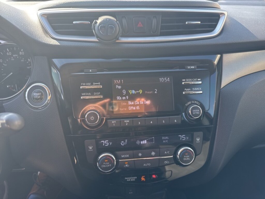 Used 2016 Nissan Rogue SV SUV