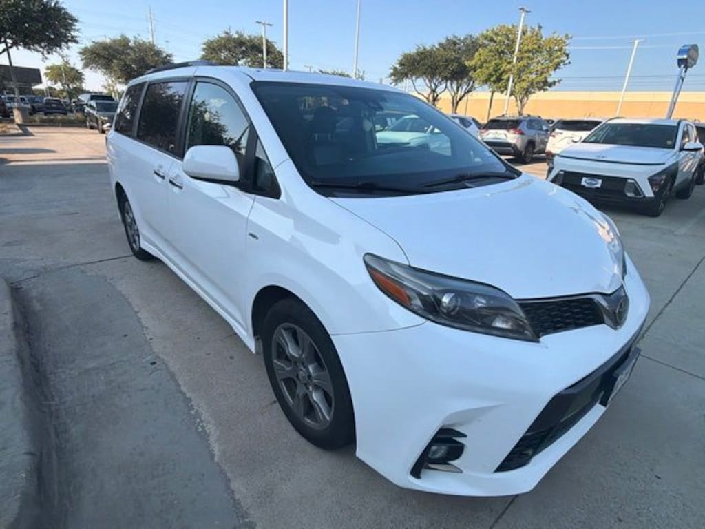 Used 2019 Toyota Sienna SE Van