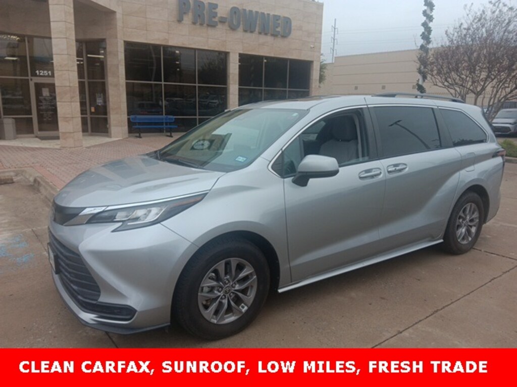 Used 2022 Toyota Sienna LE Van Passenger Van