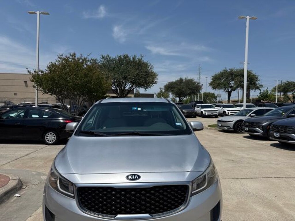 Used 2016 Kia Sedona LX Van