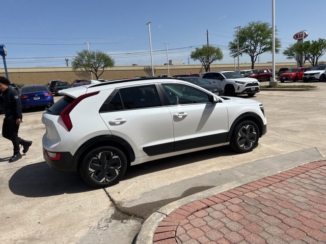 Used 2023 Kia Niro Wind with VIN KNDCR3L19P5042821 for sale in Mckinney, TX