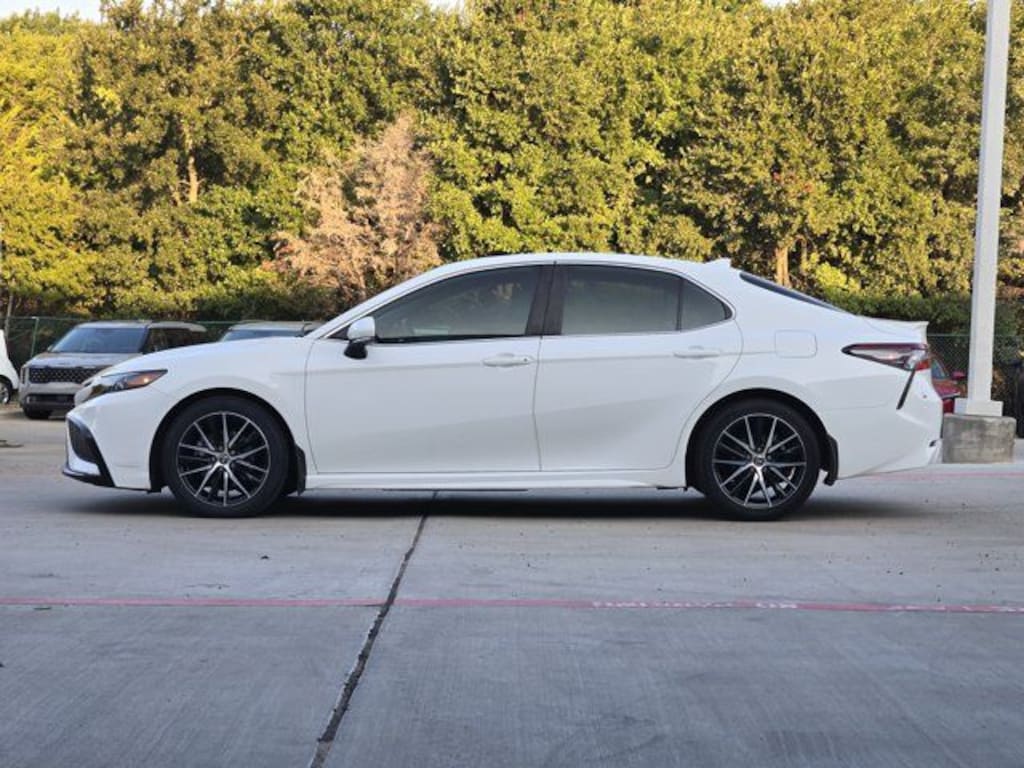Used 2021 Toyota Camry SE Sedan