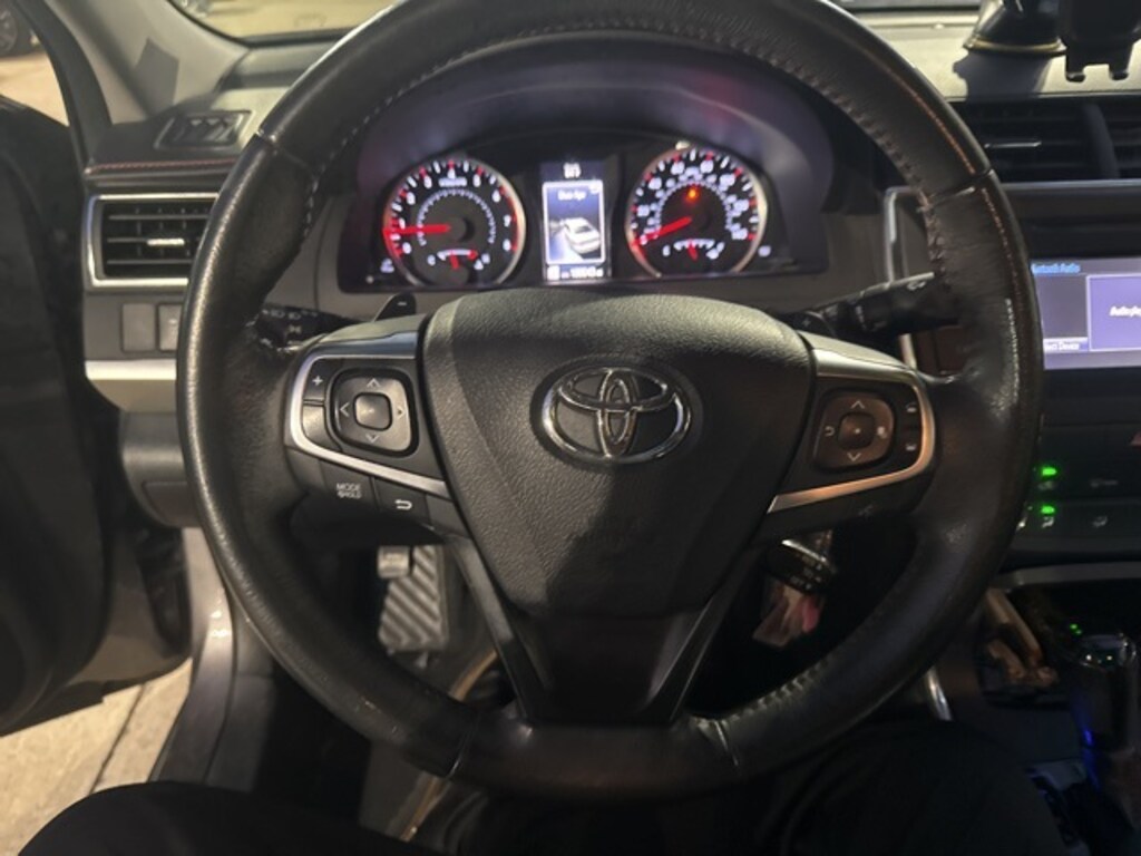 Used 2017 Toyota Camry SE Sedan