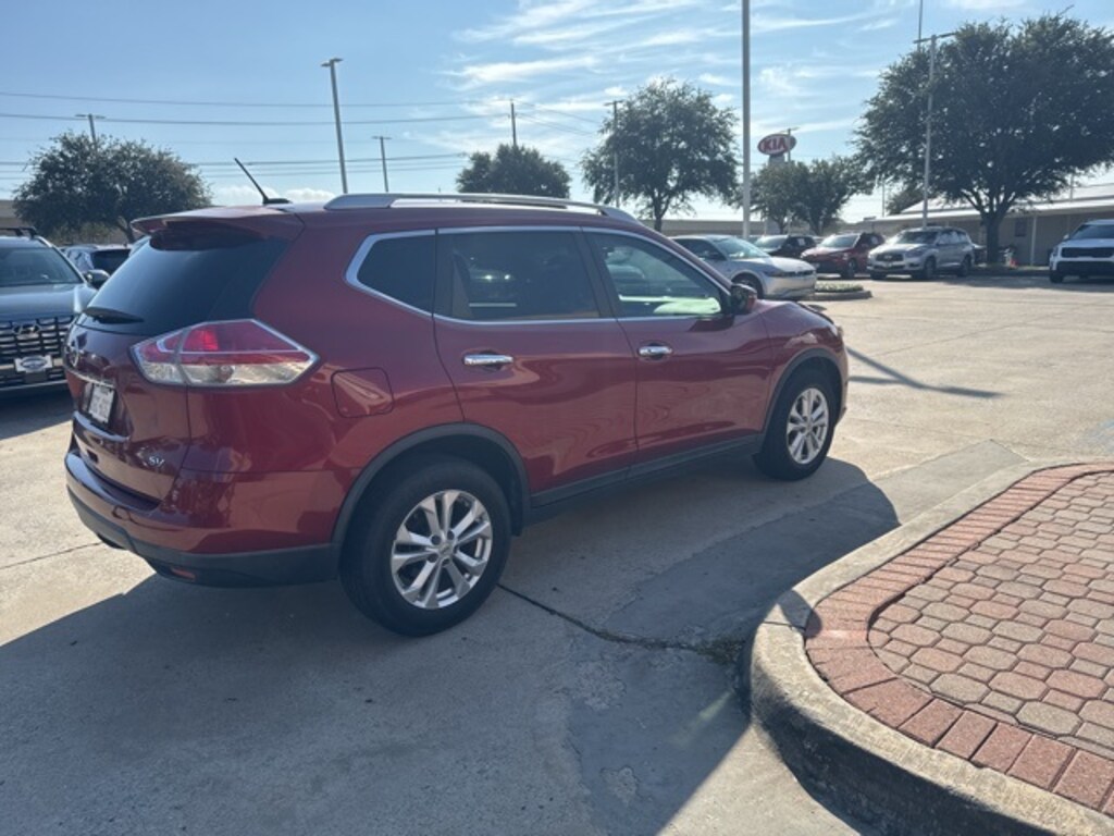 Used 2016 Nissan Rogue SV SUV