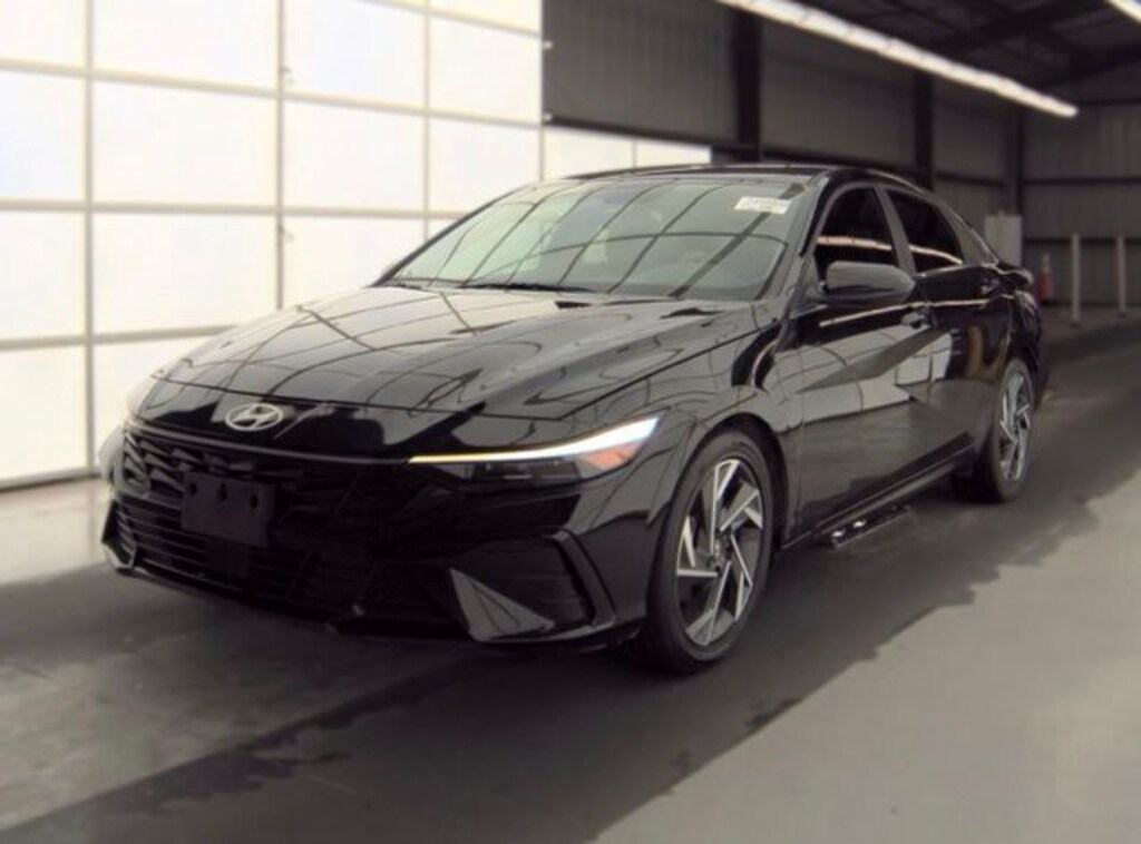 Used 2025 Hyundai Elantra SEL Convenience Sedan