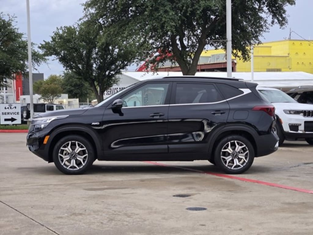 Used 2023 Kia Seltos EX SUV