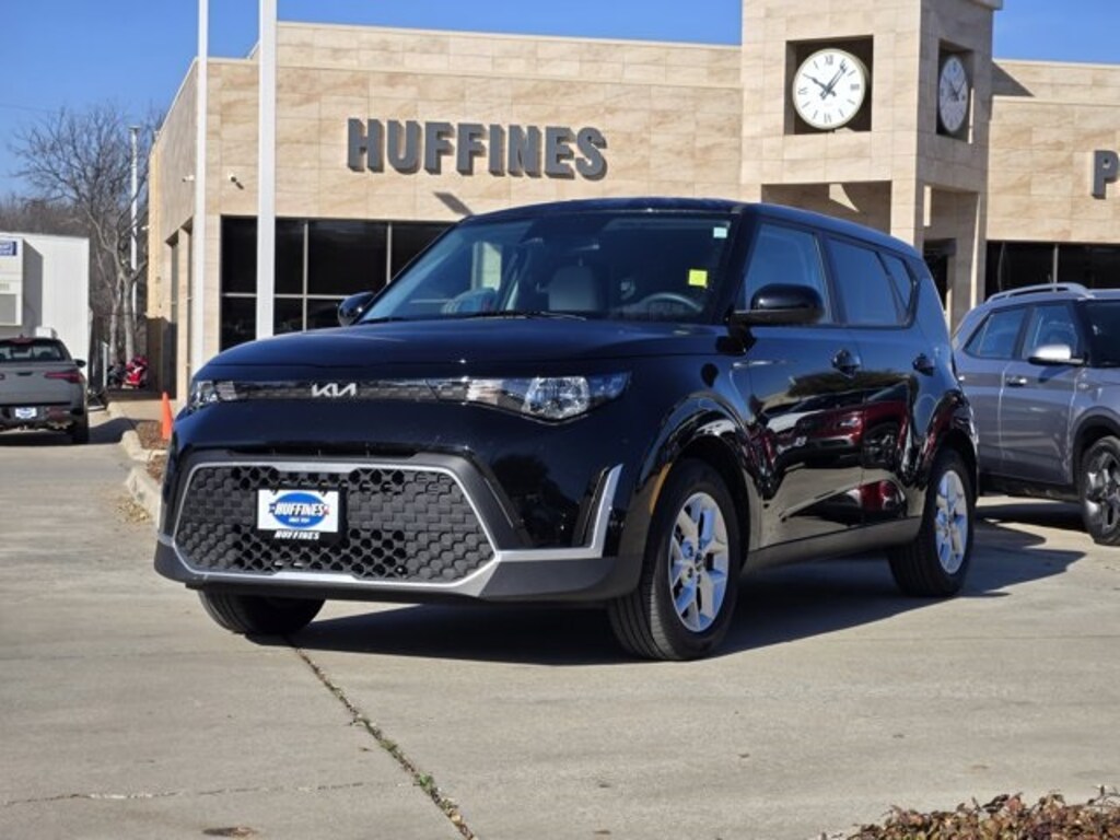 Used 2025 Kia Soul LX Hatchback