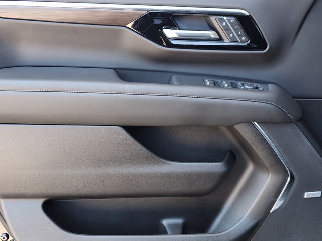 2026 Chevrolet Tahoe Z71 - Photo 18