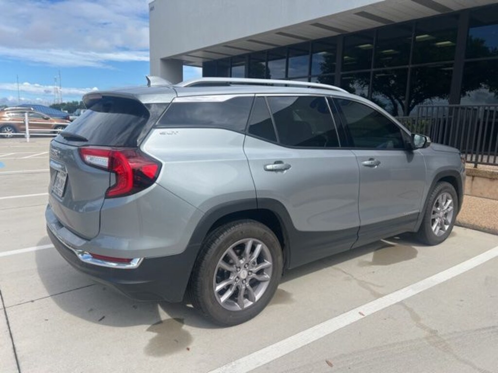 Used 2024 GMC Terrain SLT SUV