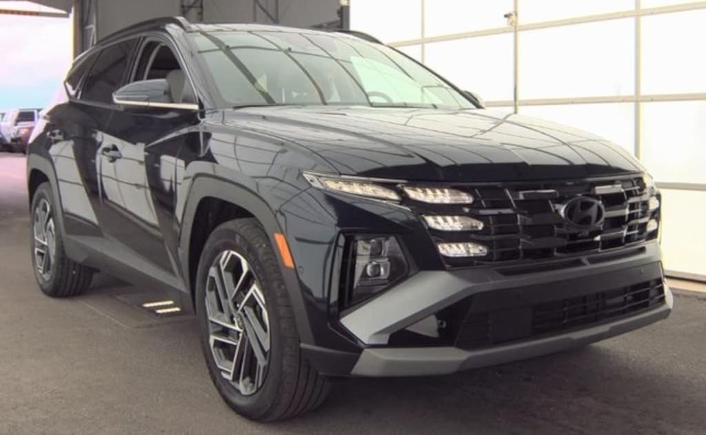 Certified 2025 Hyundai Tucson Hybrid Limited SUV