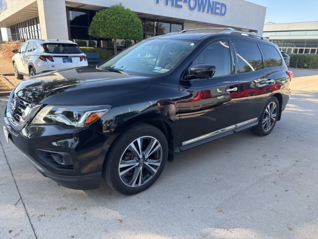 Used 2018 Nissan Pathfinder Platinum SUV