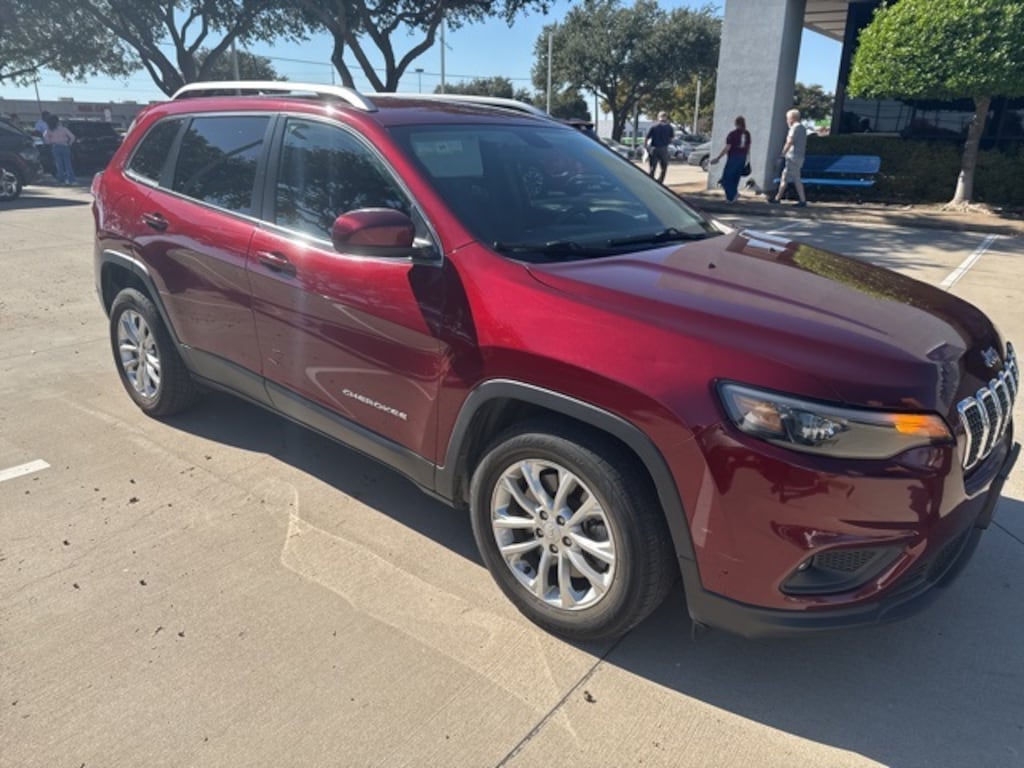 Used 2019 Jeep Cherokee Latitude SUV