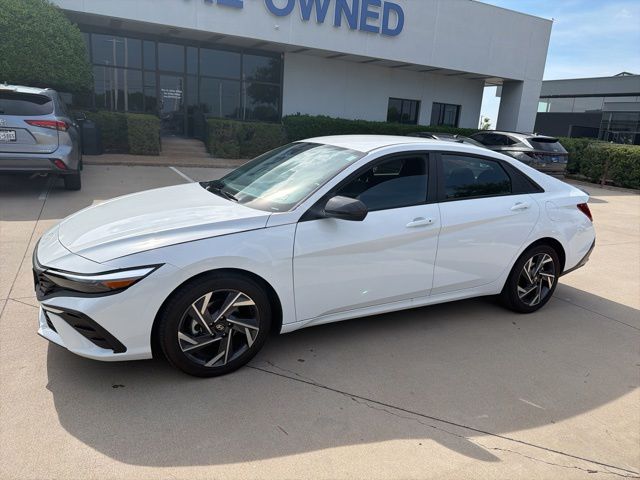 2025 Hyundai Elantra 2.0 SEL Sport IVT's photo