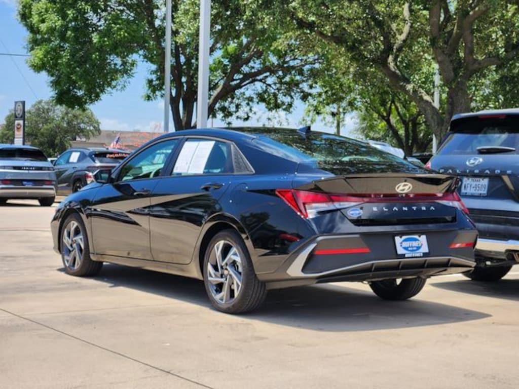 Certified 2025 Hyundai Elantra SEL Sport Sedan
