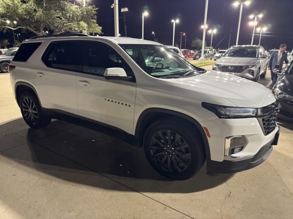 Used 2023 Chevrolet Traverse RS SUV