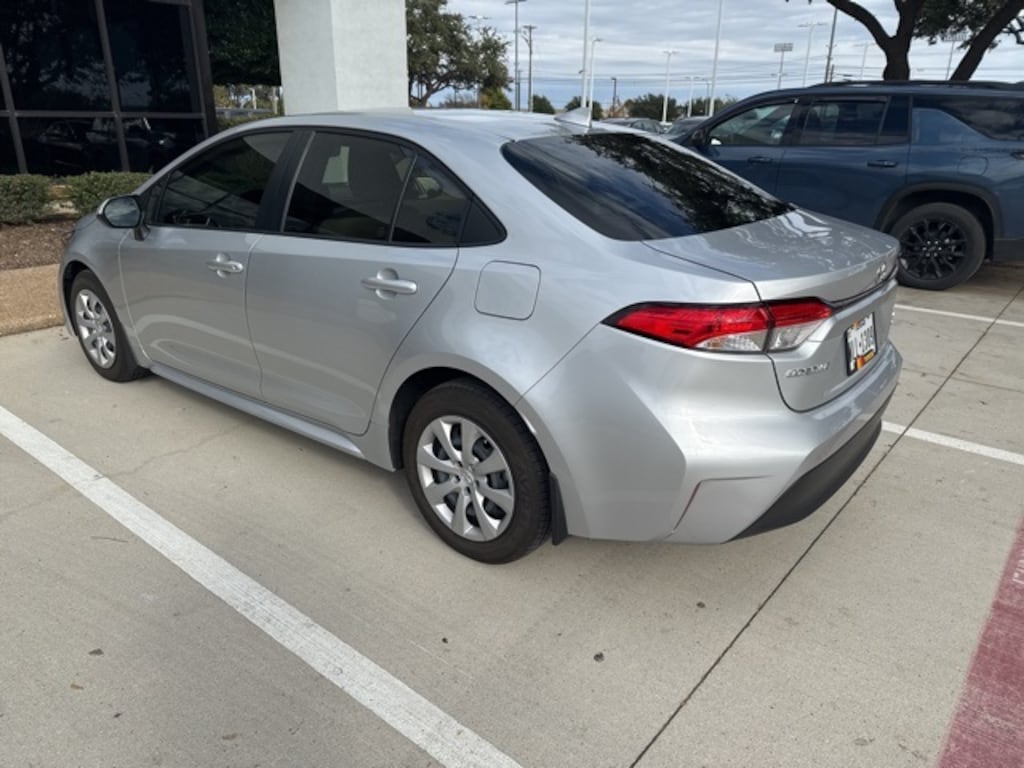 Used 2025 Toyota Corolla Hybrid LE Sedan