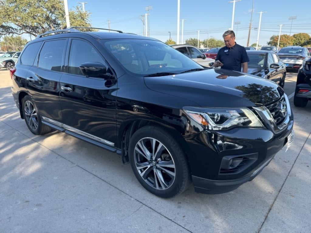 Used 2018 Nissan Pathfinder Platinum SUV