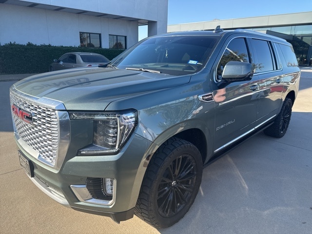 2023 GMC Yukon XL Denali's photo