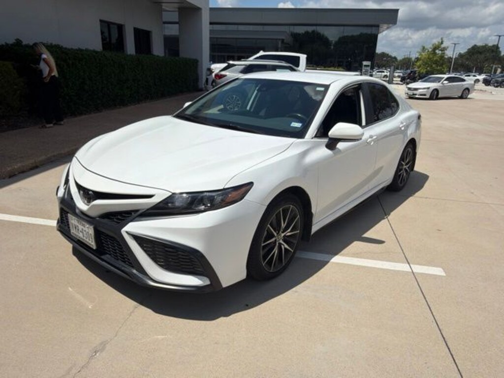 Used 2023 Toyota Camry SE Sedan