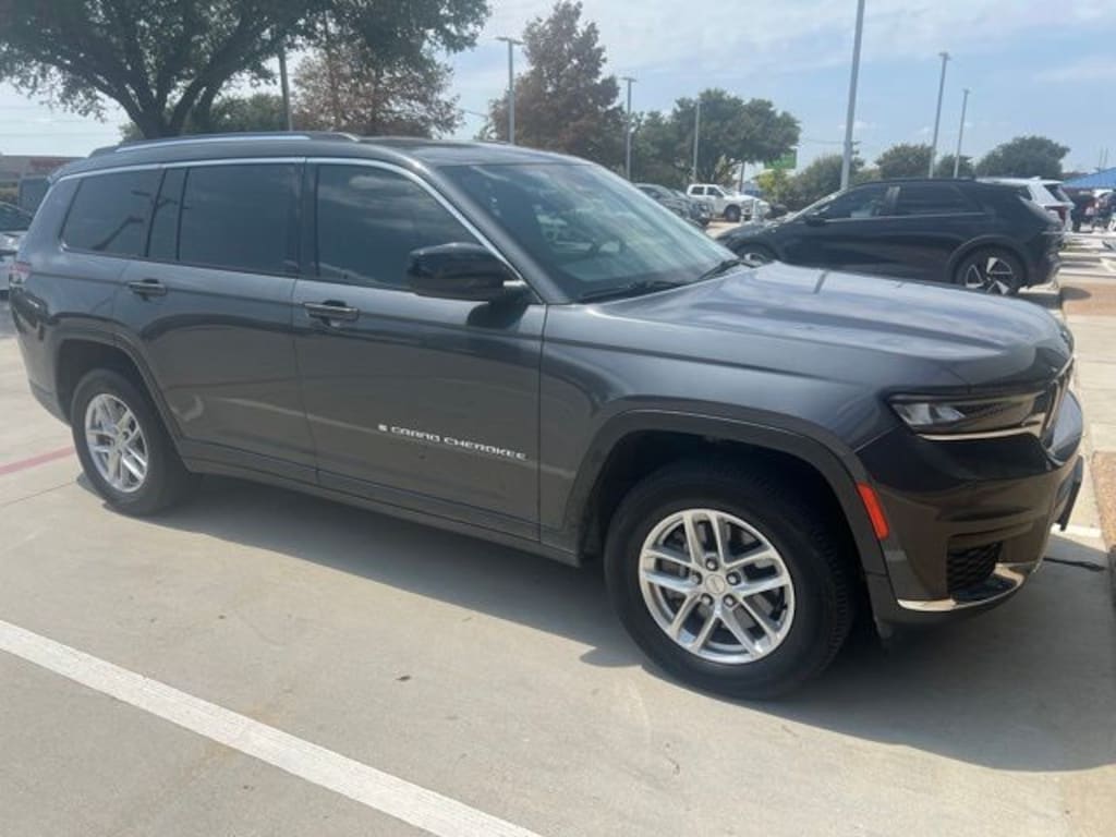 Used 2021 Jeep Grand Cherokee L Laredo SUV