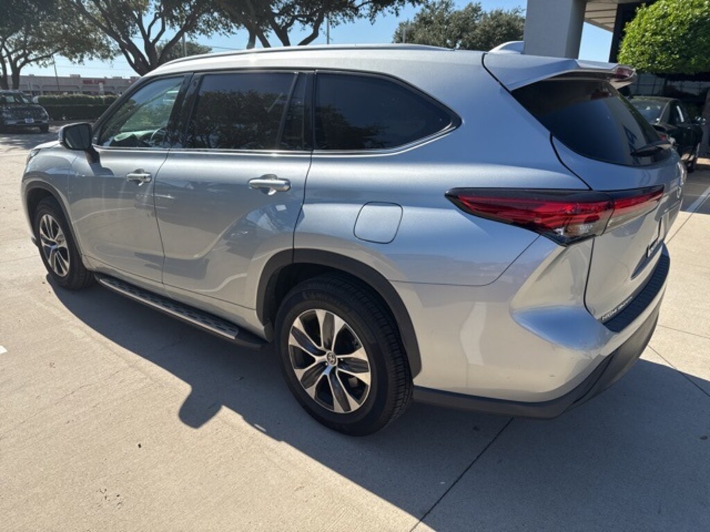 Used 2022 Toyota Highlander XLE SUV