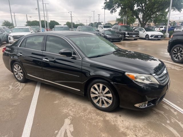 2012 Toyota Avalon Limited's photo