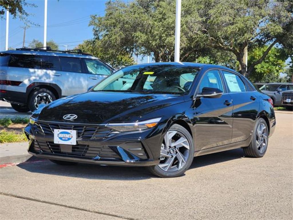 New 2025 Hyundai Elantra Limited Sedan