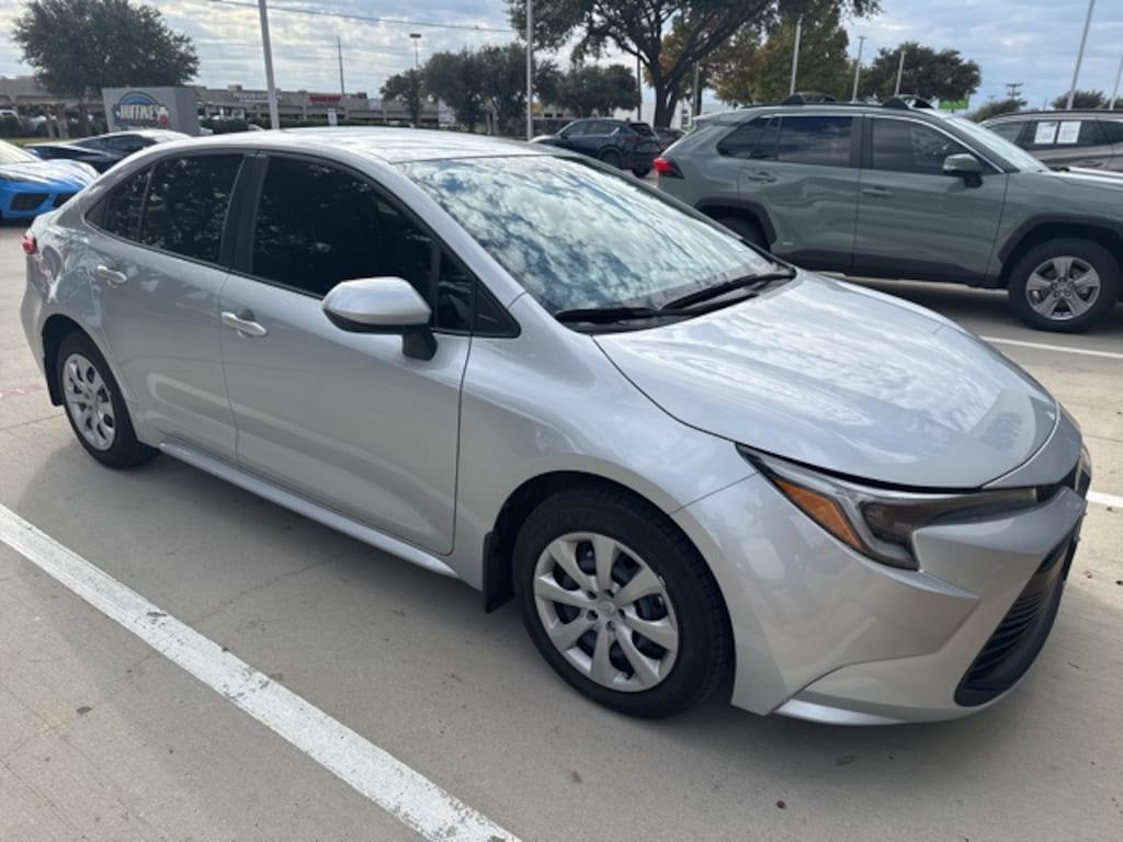 Used 2025 Toyota Corolla Hybrid LE Sedan
