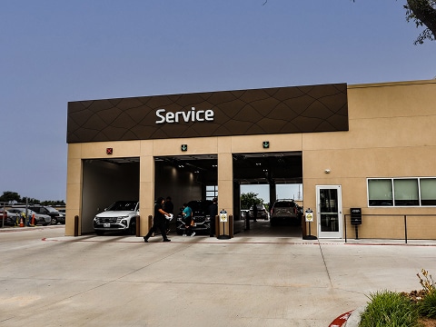 service bay entrances at the Huffines Hyundai Plano service center in Plano, TX