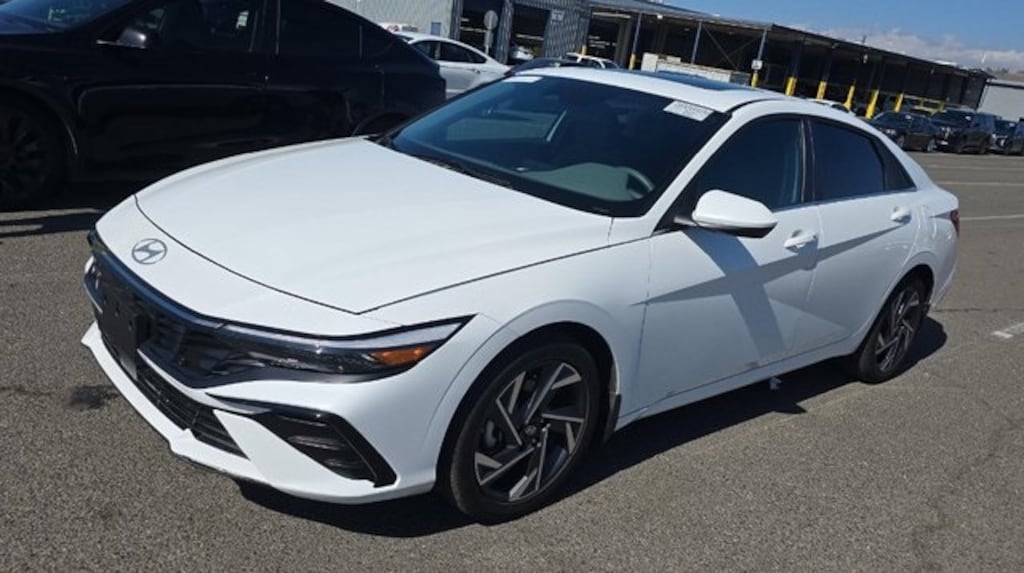 Certified 2025 Hyundai Elantra SEL Convenience Sedan