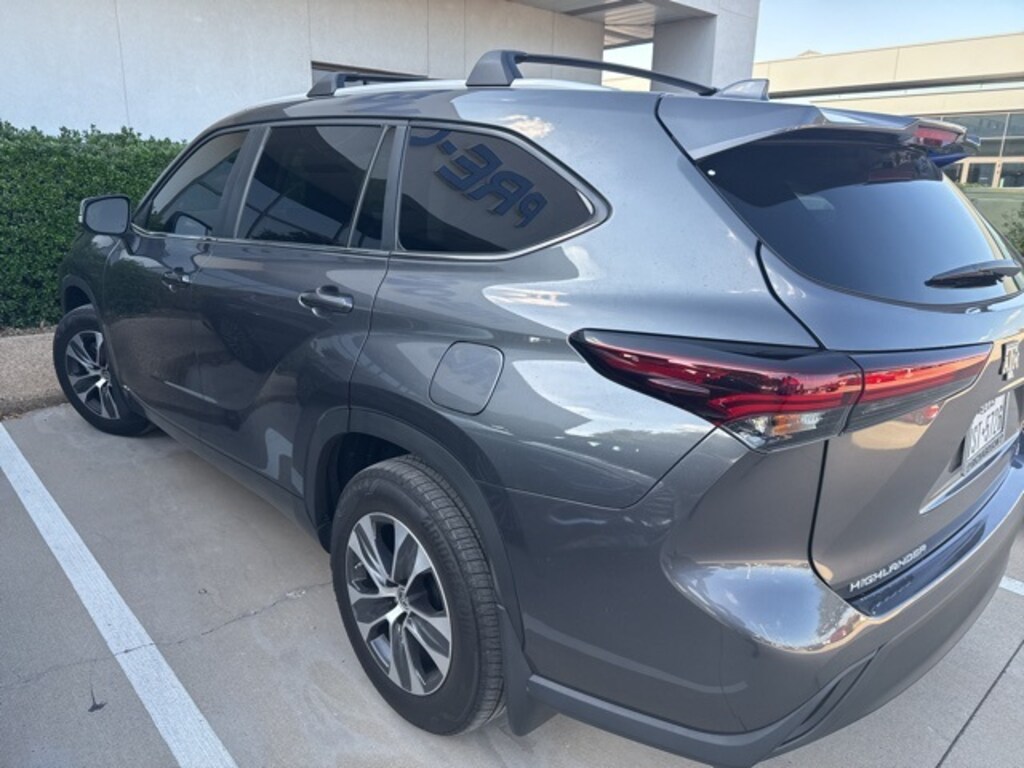 Used 2024 Toyota Highlander Hybrid XLE SUV