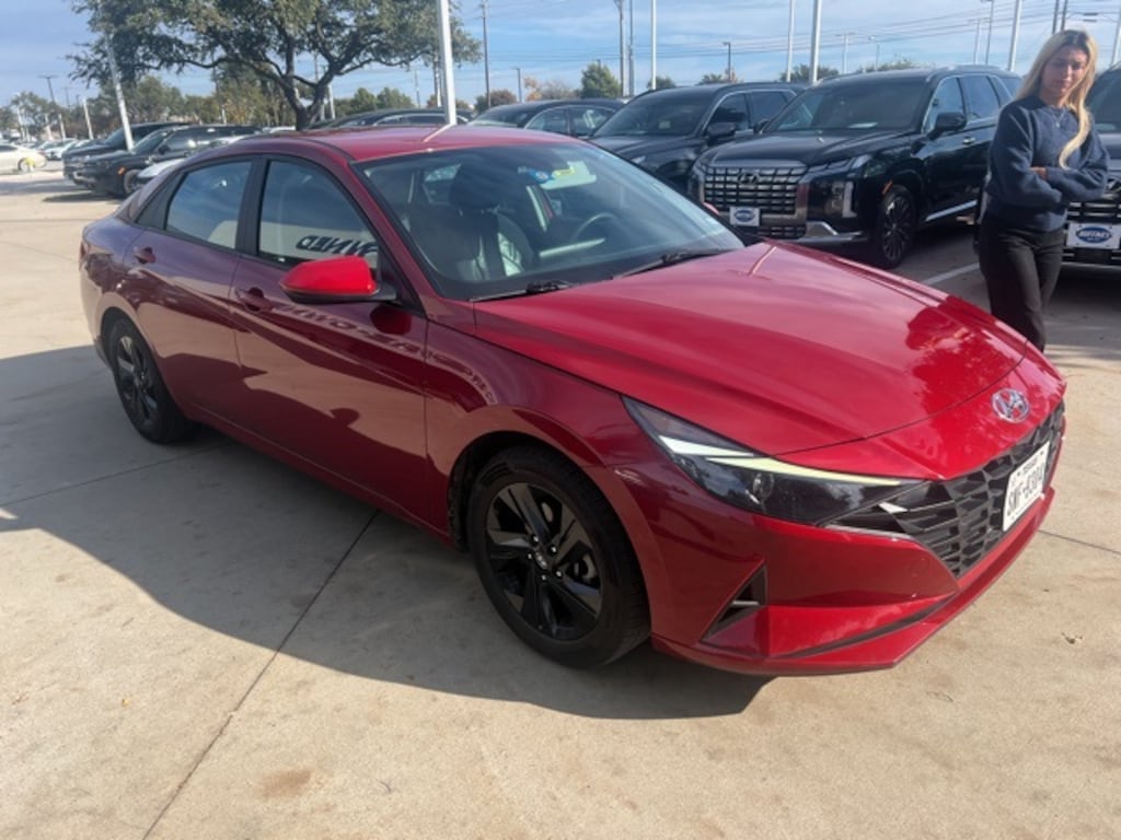 Used 2023 Hyundai Elantra SEL Sedan