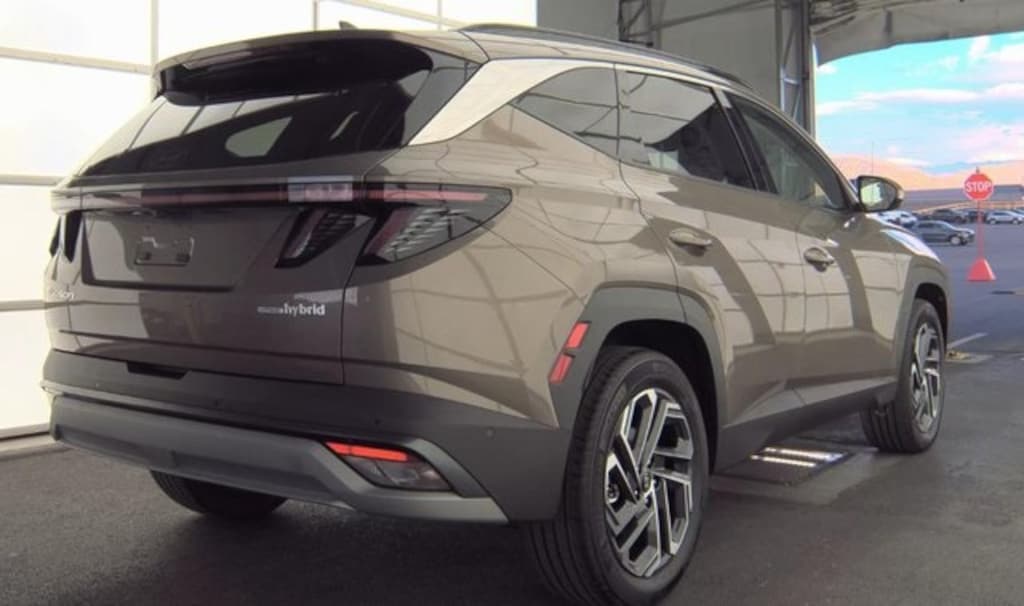 Certified 2025 Hyundai Tucson Hybrid Limited SUV