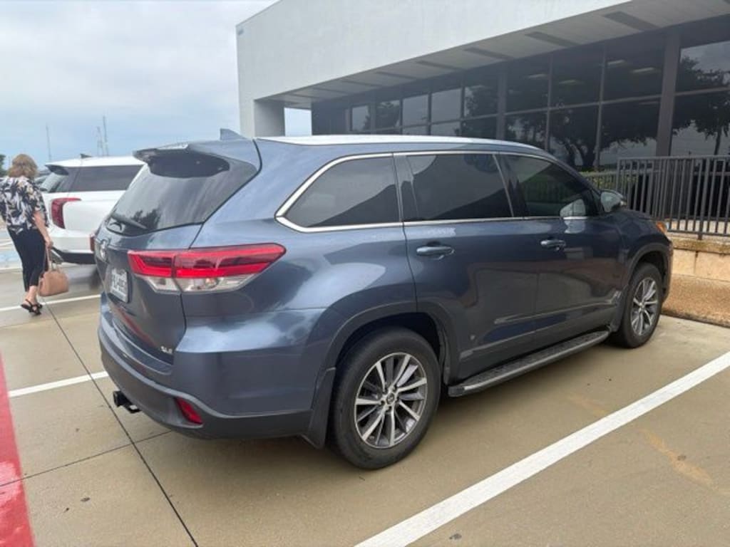 Used 2019 Toyota Highlander XLE SUV